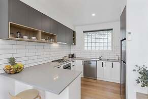 Coastal Vibe Apartments