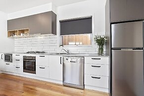 Coastal Vibe Apartments