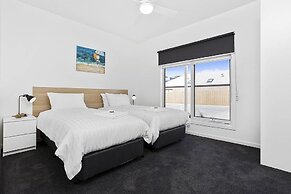 Coastal Vibe Apartments