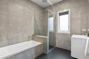 Coastal Vibe Apartments