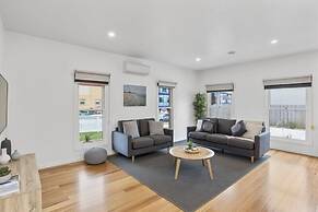 Coastal Vibe Apartments