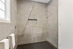 Coastal Vibe Apartments