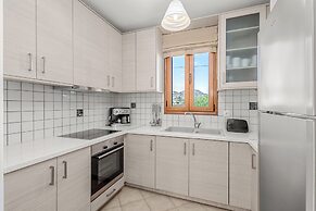 Anemonisia Skyrian Living