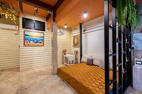 The Alley Hostel & Bistro