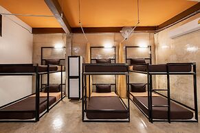 The Alley Hostel & Bistro