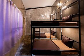 The Alley Hostel & Bistro