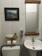 The Alley Hostel & Bistro