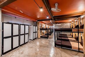 The Alley Hostel & Bistro