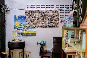 The Alley Hostel & Bistro