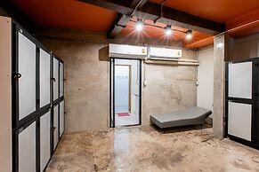 The Alley Hostel & Bistro