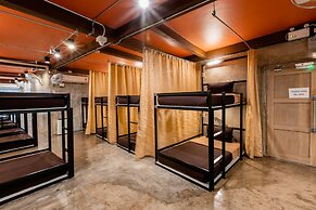 The Alley Hostel & Bistro