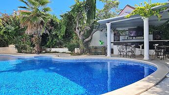 Silver Village Residence