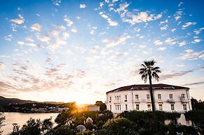 Grand Hotel Des Sablettes Plage, Curio Collection By Hilton