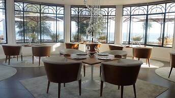 Grand Hotel Des Sablettes Plage, Curio Collection By Hilton