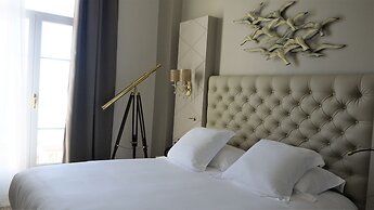 Grand Hotel Des Sablettes Plage, Curio Collection By Hilton