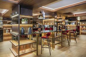 Melia White House Apartments