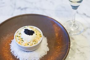 Melia White House Apartments