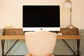 Melia White House Apartments