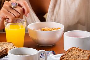 MOVA - Hotel Costa Azul