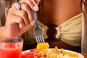 MOVA - Hotel Costa Azul