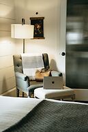 The Landing Hotel and Dining