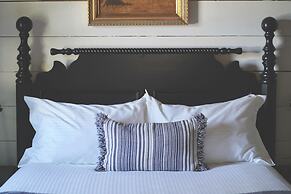 The Landing Hotel and Dining