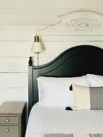 The Landing Hotel and Dining