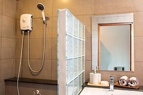 The Beach Cha Am Suite