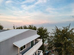 The Beach Cha Am Suite