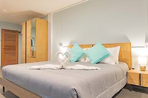 The Beach Cha Am Suite