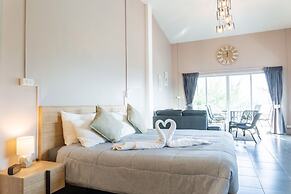 The Beach Cha Am Suite