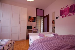 La Rosa Scarlatta Broseta