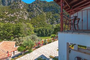 Piges Hotel at Acheron Springs