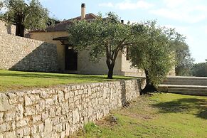 Piges Hotel at Acheron Springs