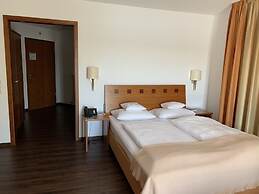 Seehotel Niedernberg - Das Dorf am See
