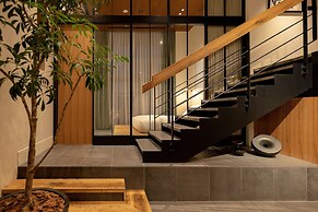 TRUNK (HOTEL) CAT STREET