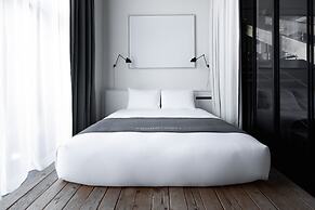 TRUNK (HOTEL) CAT STREET