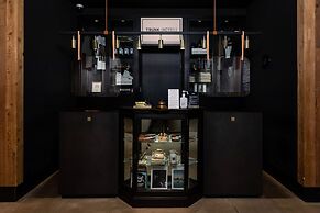 TRUNK (HOTEL) CAT STREET