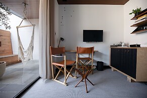 TRUNK (HOTEL) CAT STREET