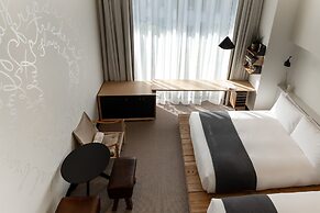 TRUNK (HOTEL) CAT STREET