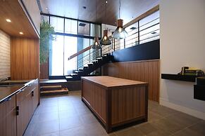 TRUNK (HOTEL) CAT STREET