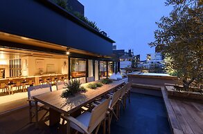 TRUNK (HOTEL) CAT STREET