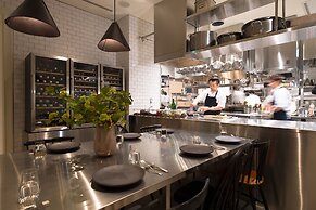 TRUNK (HOTEL) CAT STREET