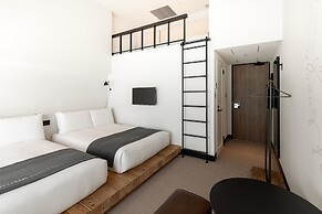 TRUNK (HOTEL) CAT STREET