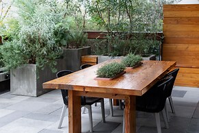 TRUNK (HOTEL) CAT STREET