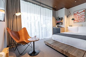 TRUNK (HOTEL) CAT STREET