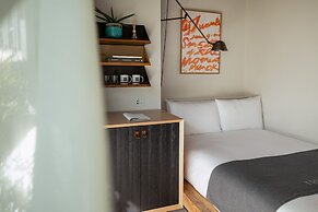 TRUNK (HOTEL) CAT STREET