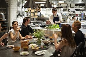 TRUNK (HOTEL) CAT STREET