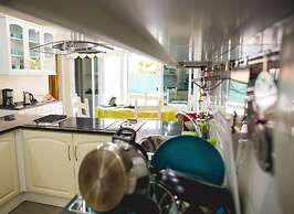 Help Yourself Hostels Carcavelos Coast