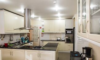 Help Yourself Hostels Carcavelos Coast